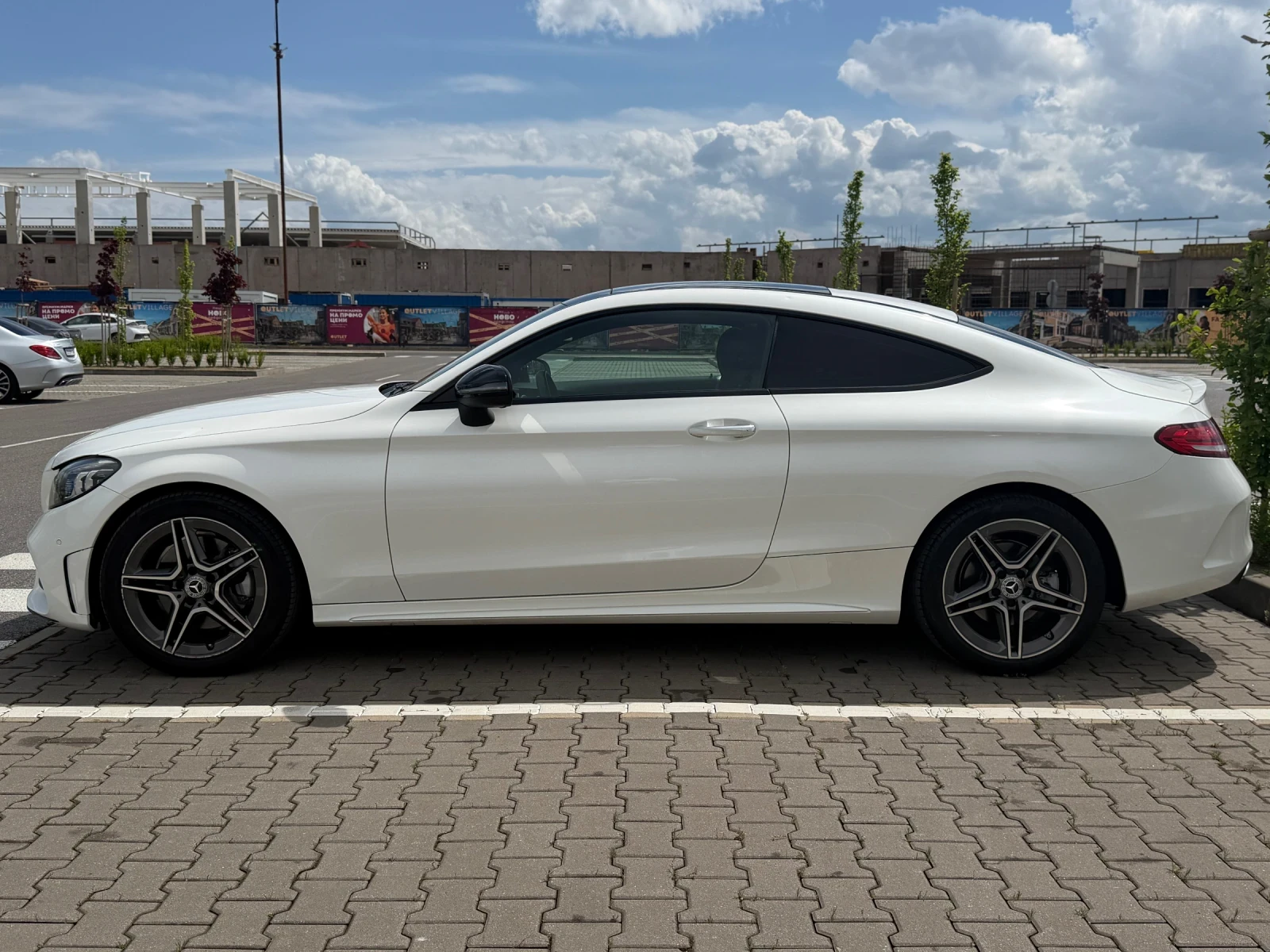 Mercedes-Benz C 300 Coupe AMG / Burmester / 4Matic / Pano, снимка 4 - Автомобили и джипове - 54608062