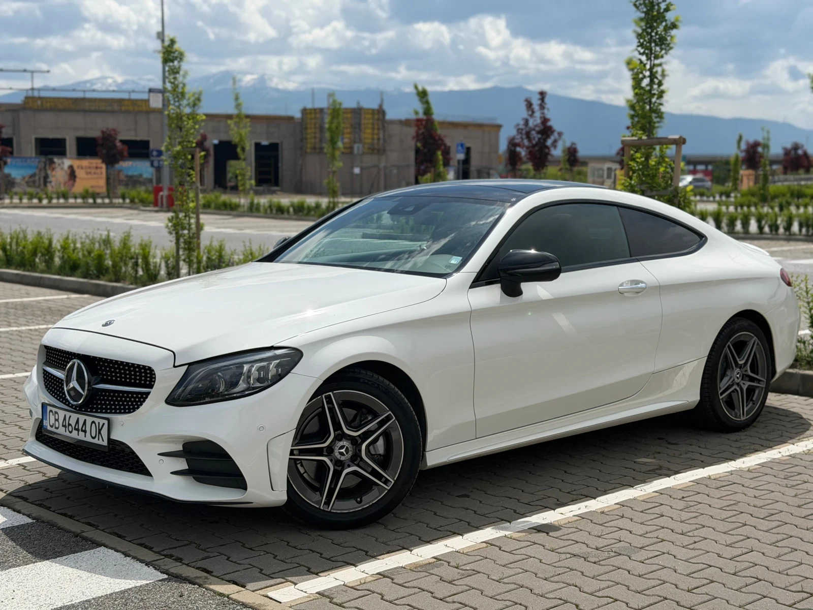 Mercedes-Benz C 300 Coupe AMG / Burmester / 4Matic / Pano, снимка 2 - Автомобили и джипове - 54608062