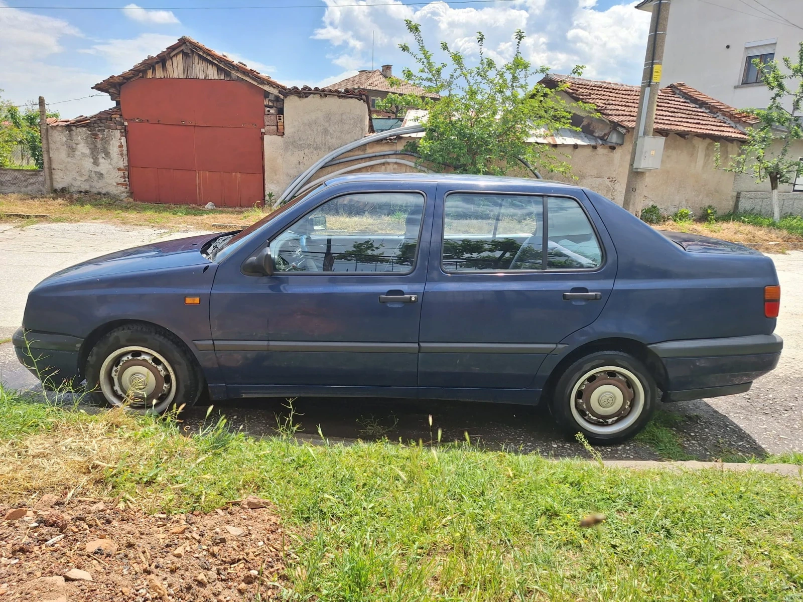 VW Vento, снимка 3 - Автомобили и джипове - 54610890