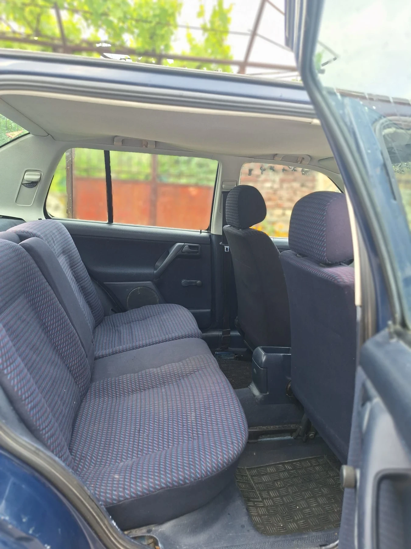 VW Vento, снимка 15 - Автомобили и джипове - 54610890