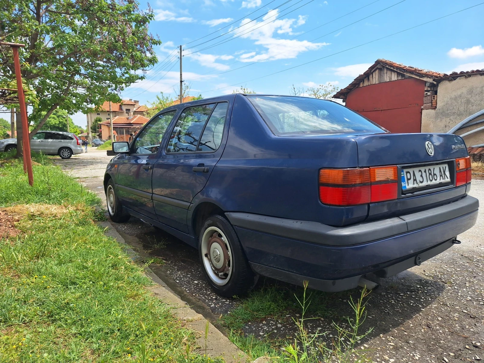 VW Vento, снимка 10 - Автомобили и джипове - 54610890