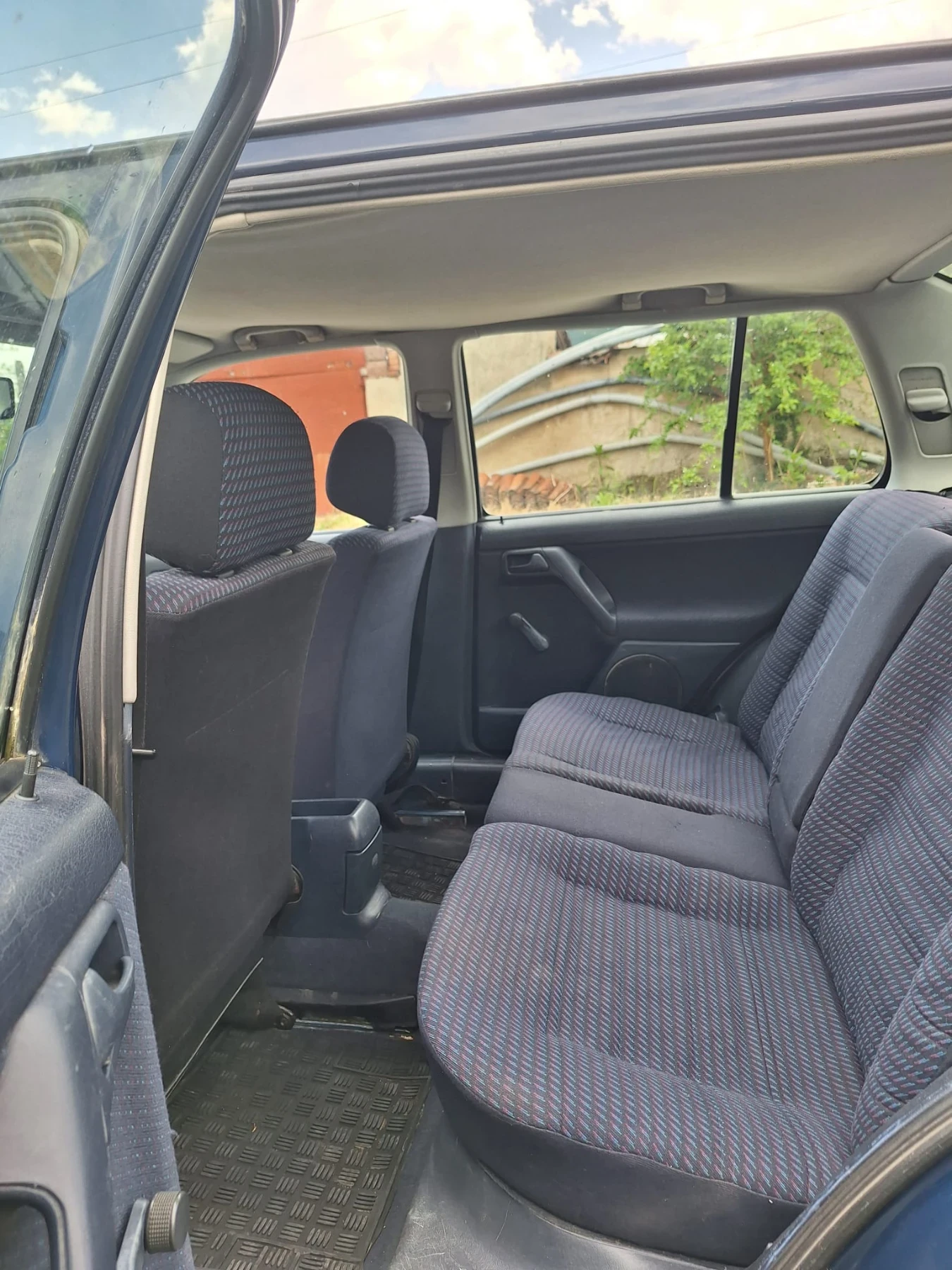VW Vento, снимка 4 - Автомобили и джипове - 54610890
