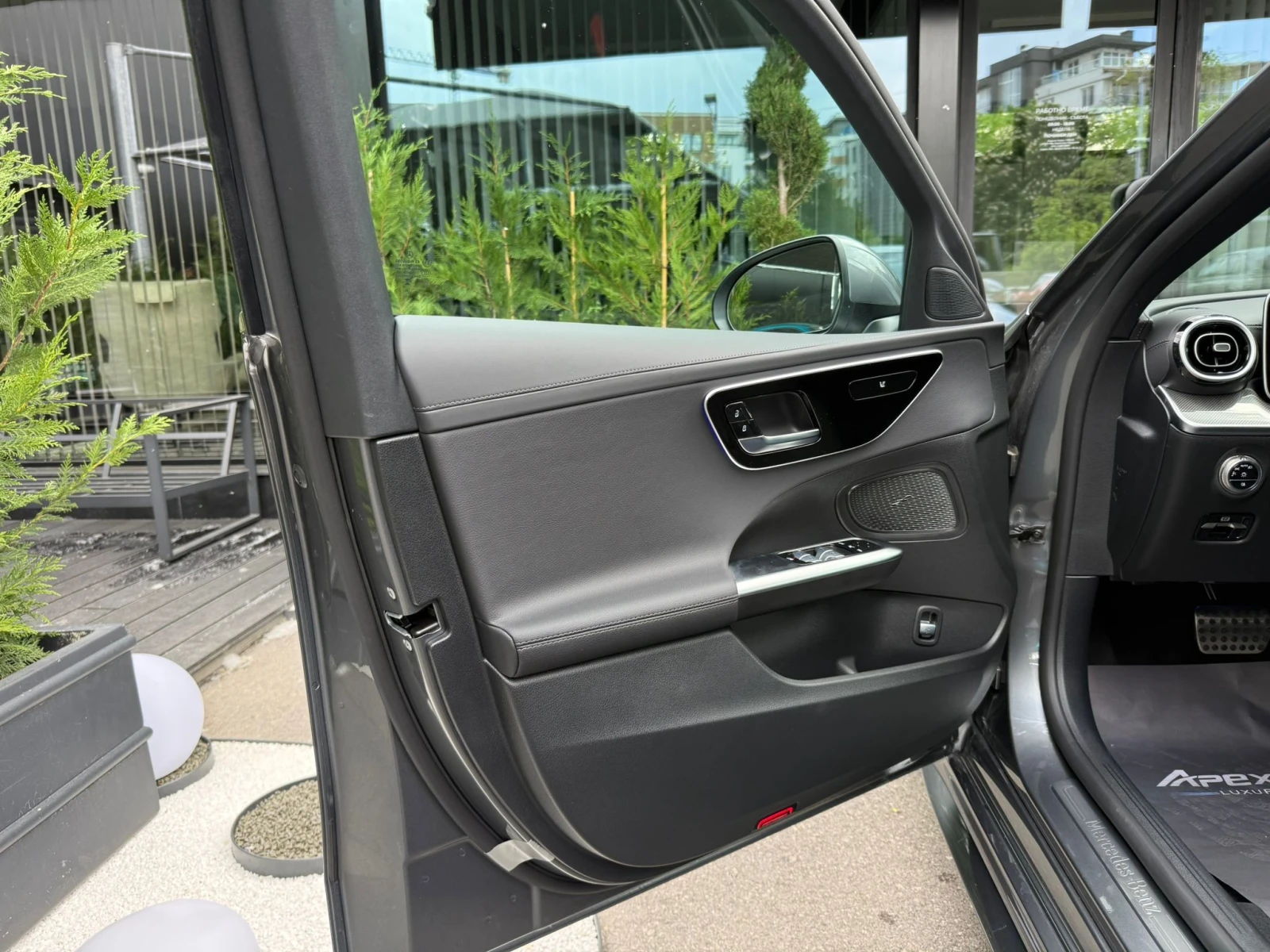 Mercedes-Benz C 220 AMG/BRAND NEW, снимка 10 - Автомобили и джипове - 54643439