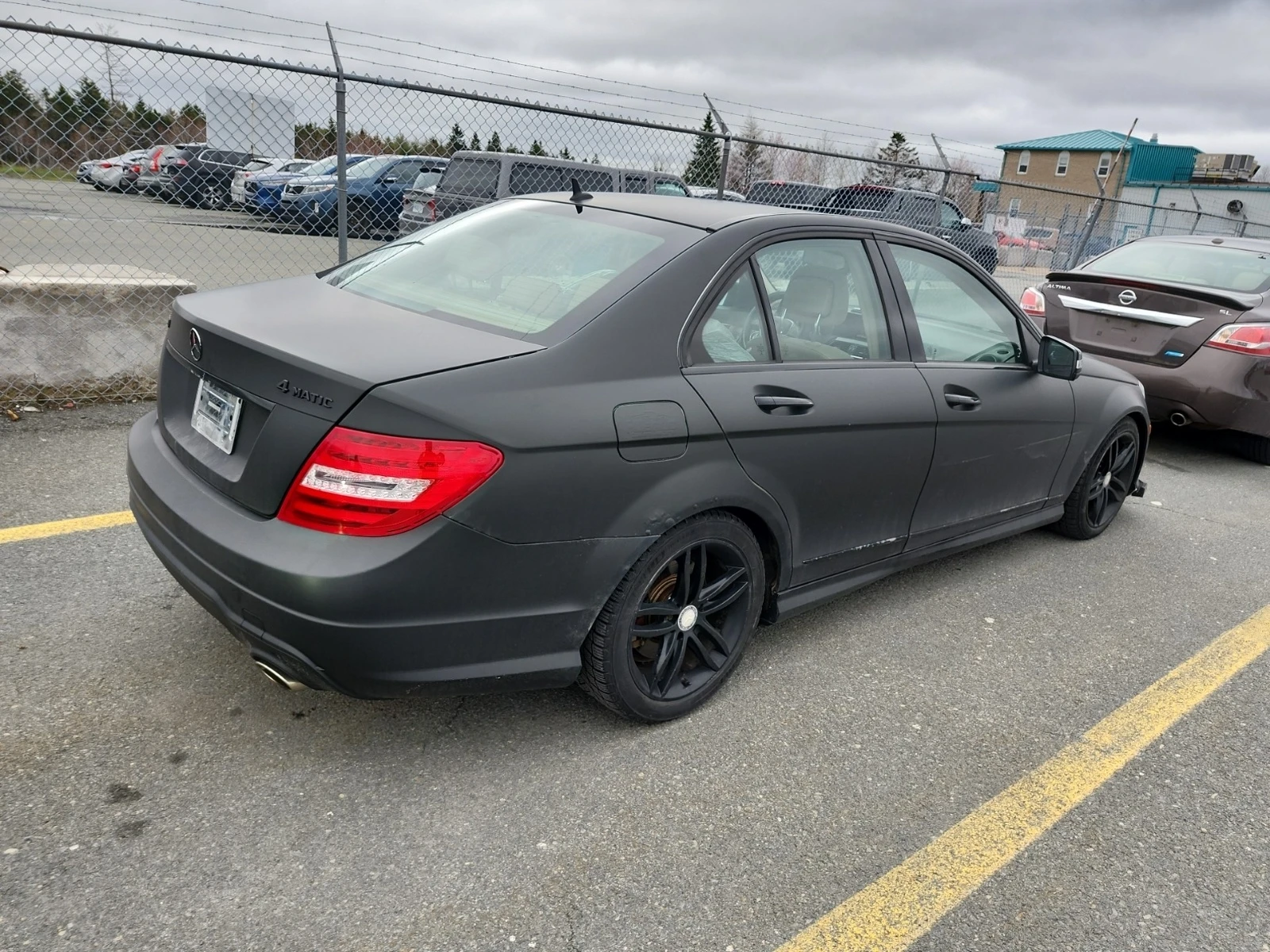 Mercedes-Benz C 300 * * CARFAX * * АВТО КРЕДИТ * * , снимка 3 - Автомобили и джипове - 54652496