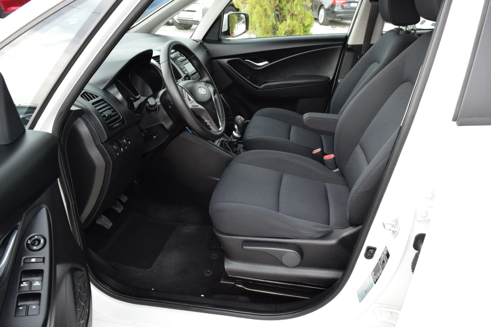 Hyundai Ix20 1.4crdi* 90 kc* Euro5B* , снимка 9 - Автомобили и джипове - 54776669