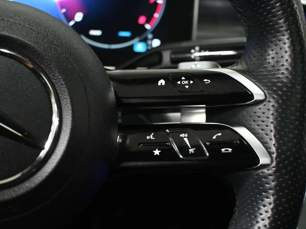 Mercedes-Benz C 300 4MATIC AMG Night 360CAM Sunroof Navigation Ad  CAR, снимка 15 - Автомобили и джипове - 55788641