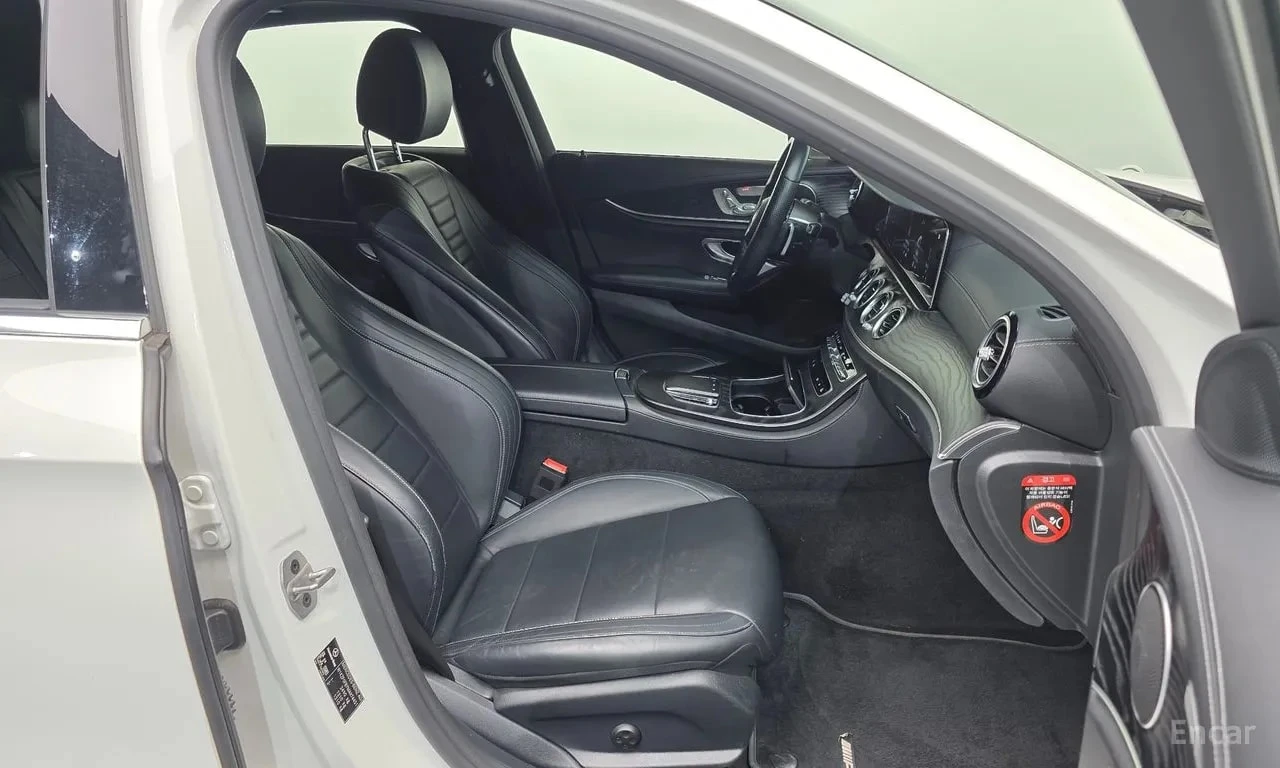 Mercedes-Benz E 220 d 4MATIC AMG /360/DIS/HUD/ЦЕНА ДО БЪЛГАРИЯ, снимка 11 - Автомобили и джипове - 55843689