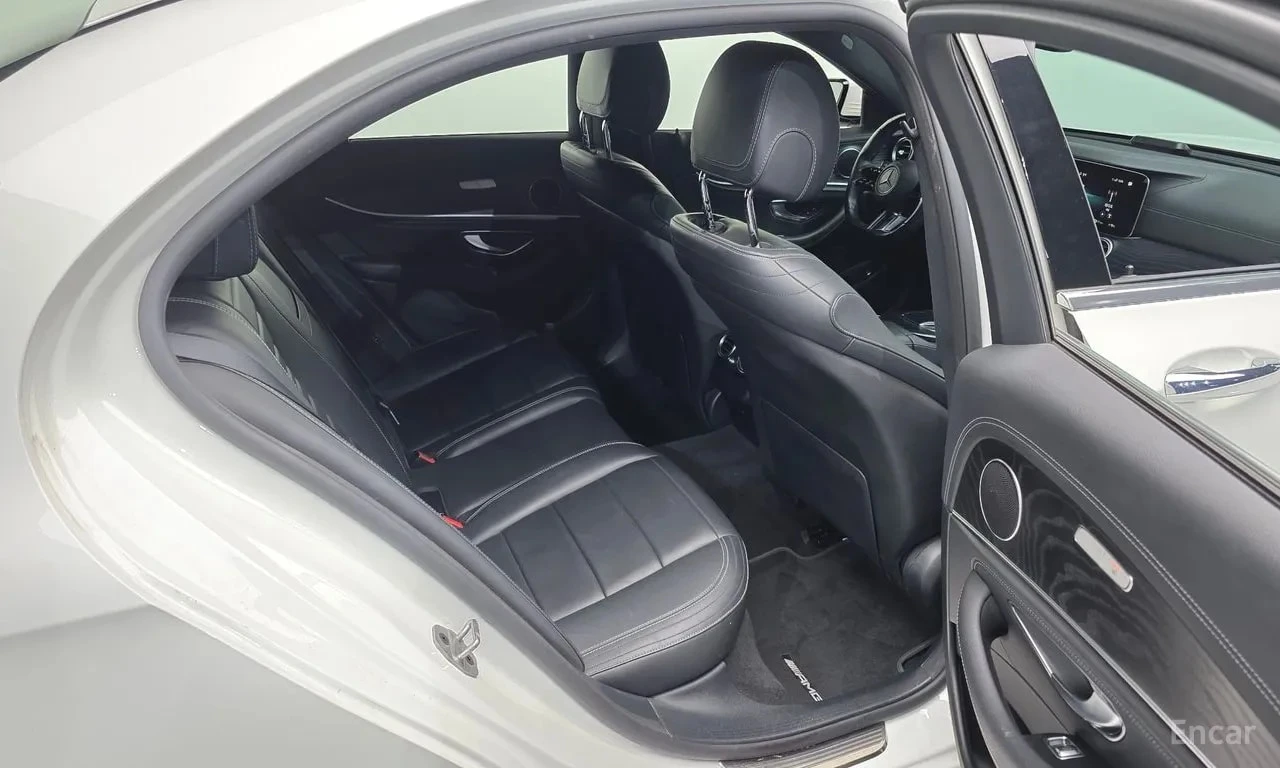 Mercedes-Benz E 220 d 4MATIC AMG /360/DIS/HUD/ЦЕНА ДО БЪЛГАРИЯ, снимка 12 - Автомобили и джипове - 55843689