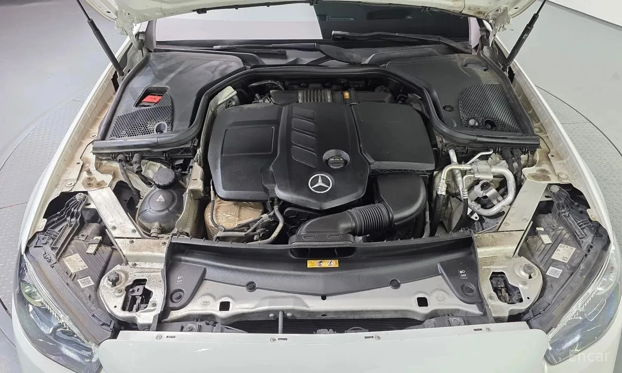 Mercedes-Benz E 220 d 4MATIC AMG /360/DIS/HUD/ЦЕНА ДО БЪЛГАРИЯ, снимка 6 - Автомобили и джипове - 55843689