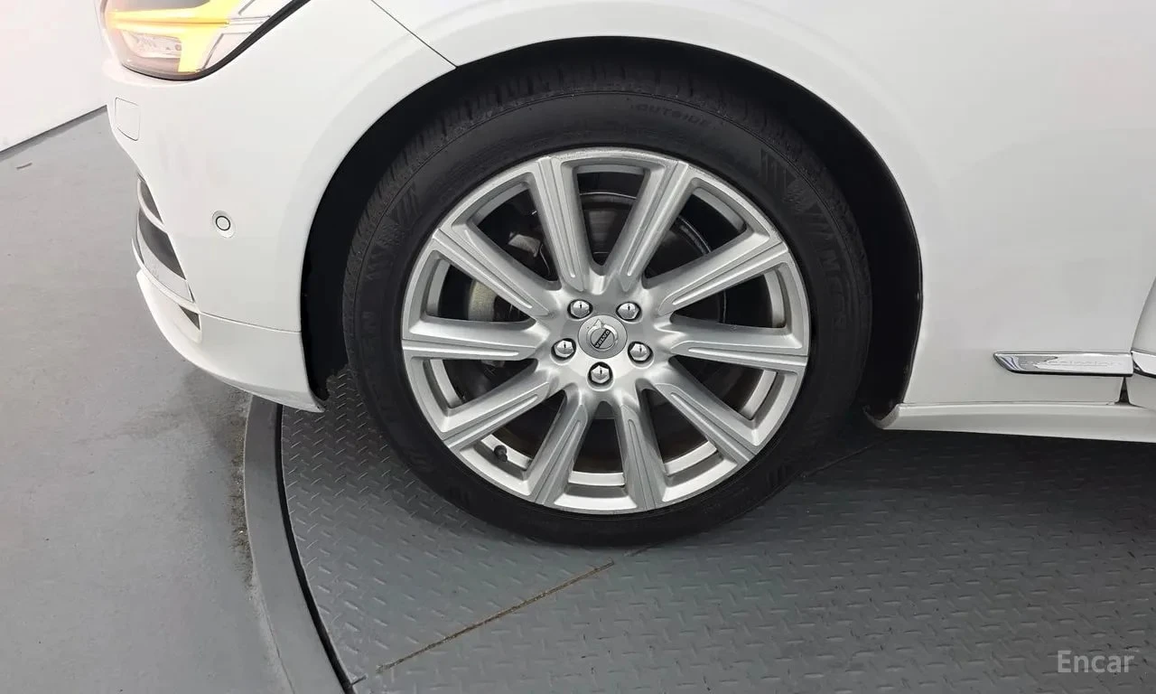 Volvo S90 T5 Inscription| BOWERS| HUD| ОБДУХ| 360| ПАМЕТ, снимка 5 - Автомобили и джипове - 56114106