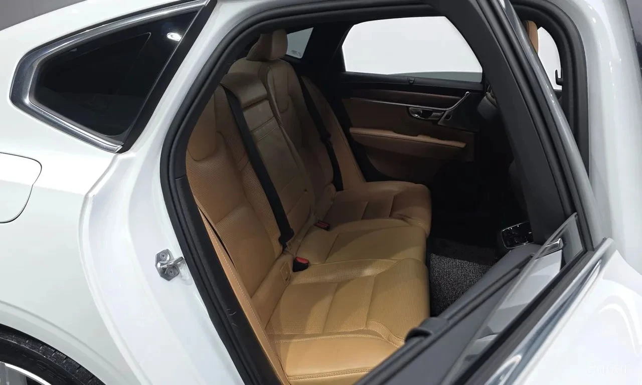 Volvo S90 T5 Inscription| BOWERS| HUD| ОБДУХ| 360| ПАМЕТ, снимка 11 - Автомобили и джипове - 56114106