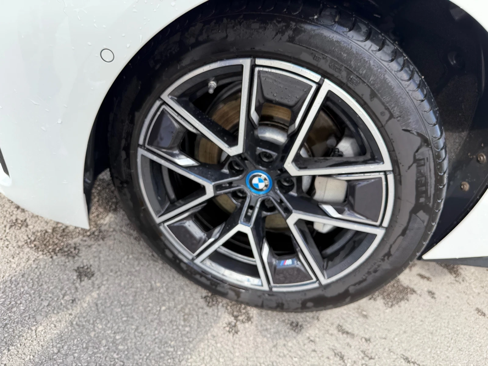 BMW i4 Edrive40 M-pack, снимка 6 - Автомобили и джипове - 56244755