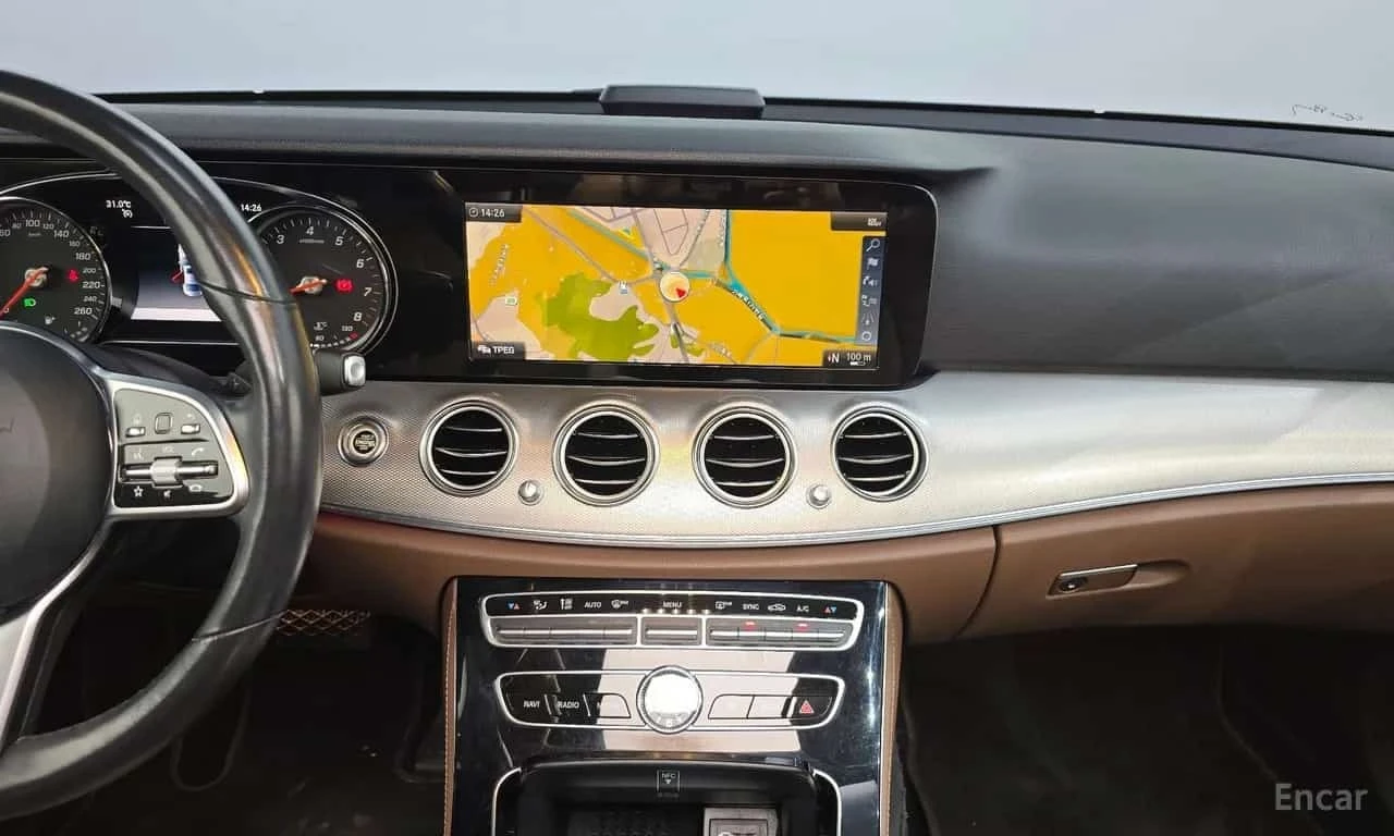 Mercedes-Benz E 300 Avantgarde/ПОДГРЕВ/ПАМЕТ/ШИБИДАХ/, снимка 13 - Автомобили и джипове - 56331974