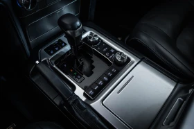 Toyota Land cruiser 200  V8* Монитори* 360* 7Seats* JBL, снимка 9