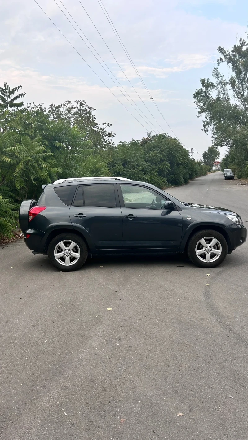 Toyota Rav4, снимка 4 - Автомобили и джипове - 47153646