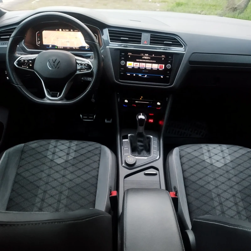 VW Tiguan R line 4 motion, снимка 14 - Автомобили и джипове - 51169952