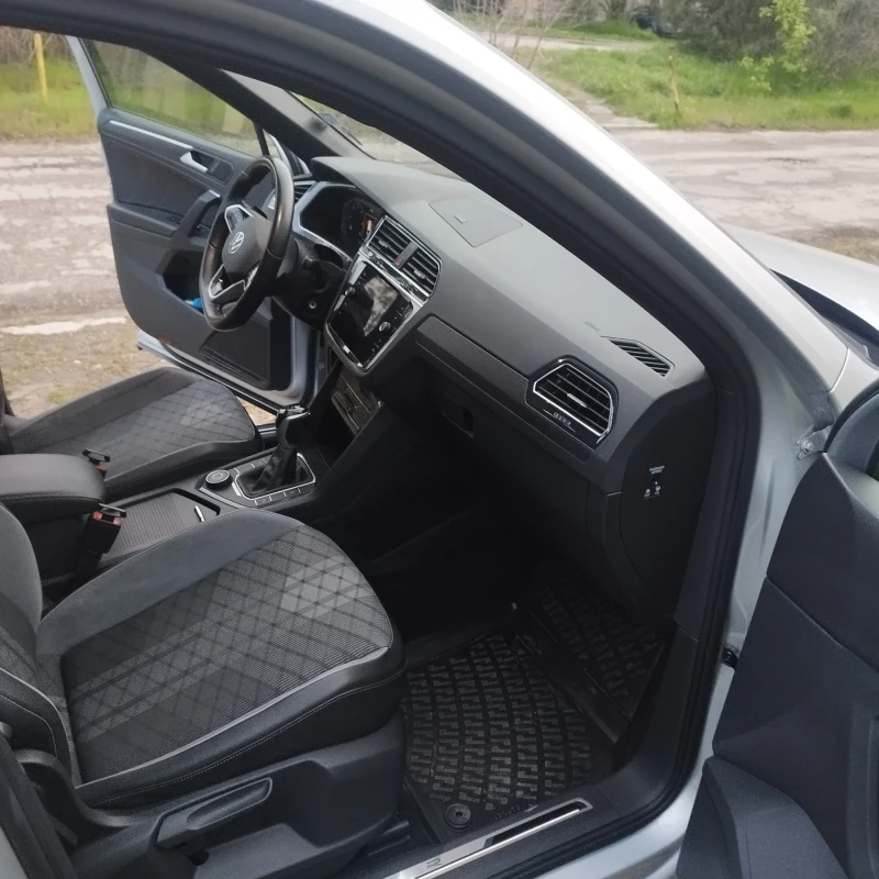 VW Tiguan R line 4 motion, снимка 11 - Автомобили и джипове - 51169952