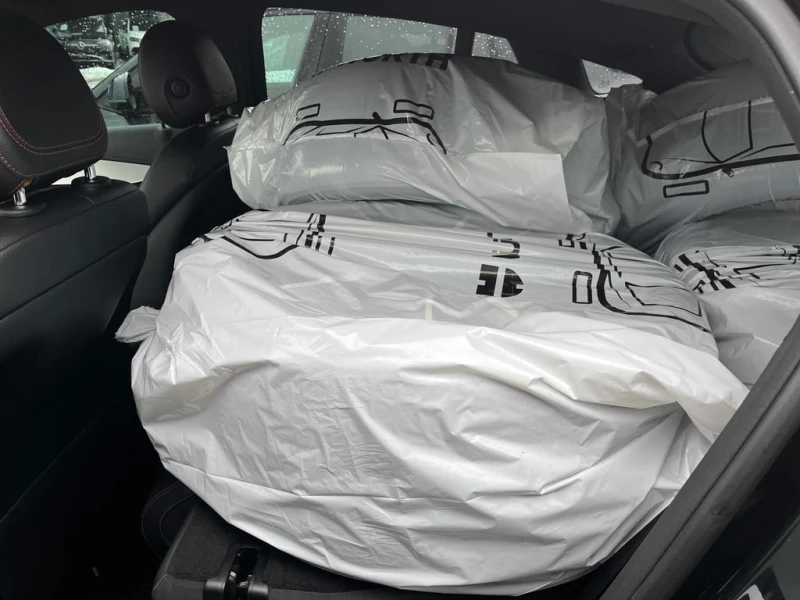 Mercedes-Benz GLC 43 AMG * CARFAX * БЕЗ ПЪРВОНАЧАЛНА ВНОСКА, снимка 11 - Автомобили и джипове - 53072770