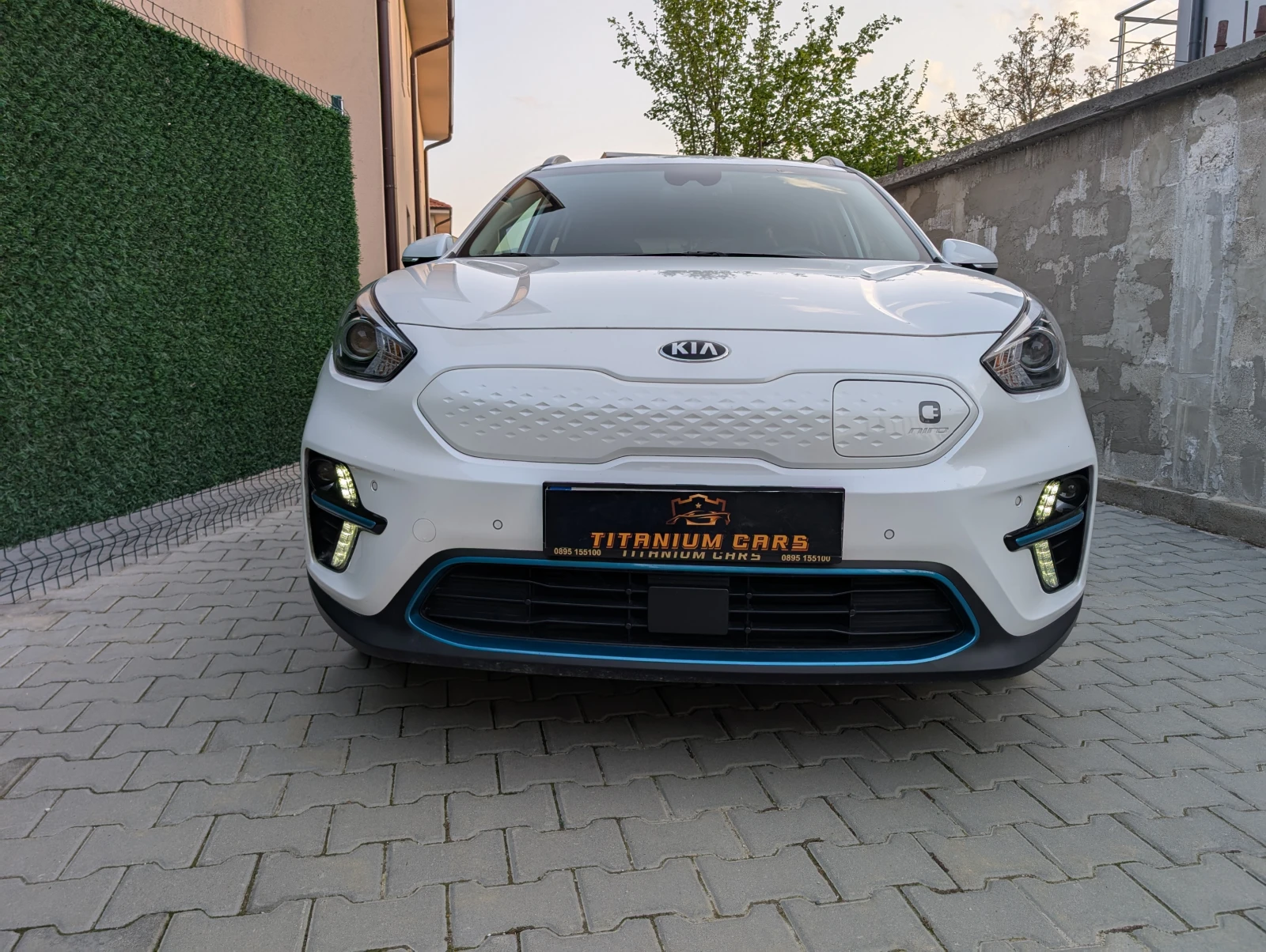 Kia Niro e-Niro 64kWh* Дистроник* Keyless* Гаранция до 2028 - изображение 2