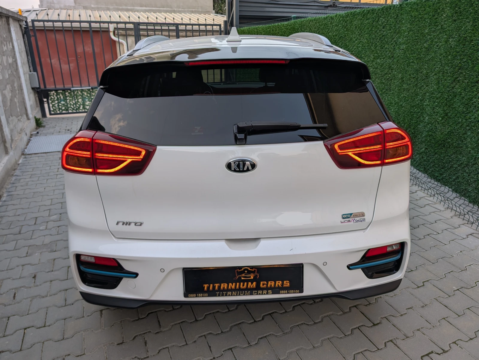 Kia Niro e-Niro 64kWh* Дистроник* Keyless* Гаранция до 2028 - изображение 6