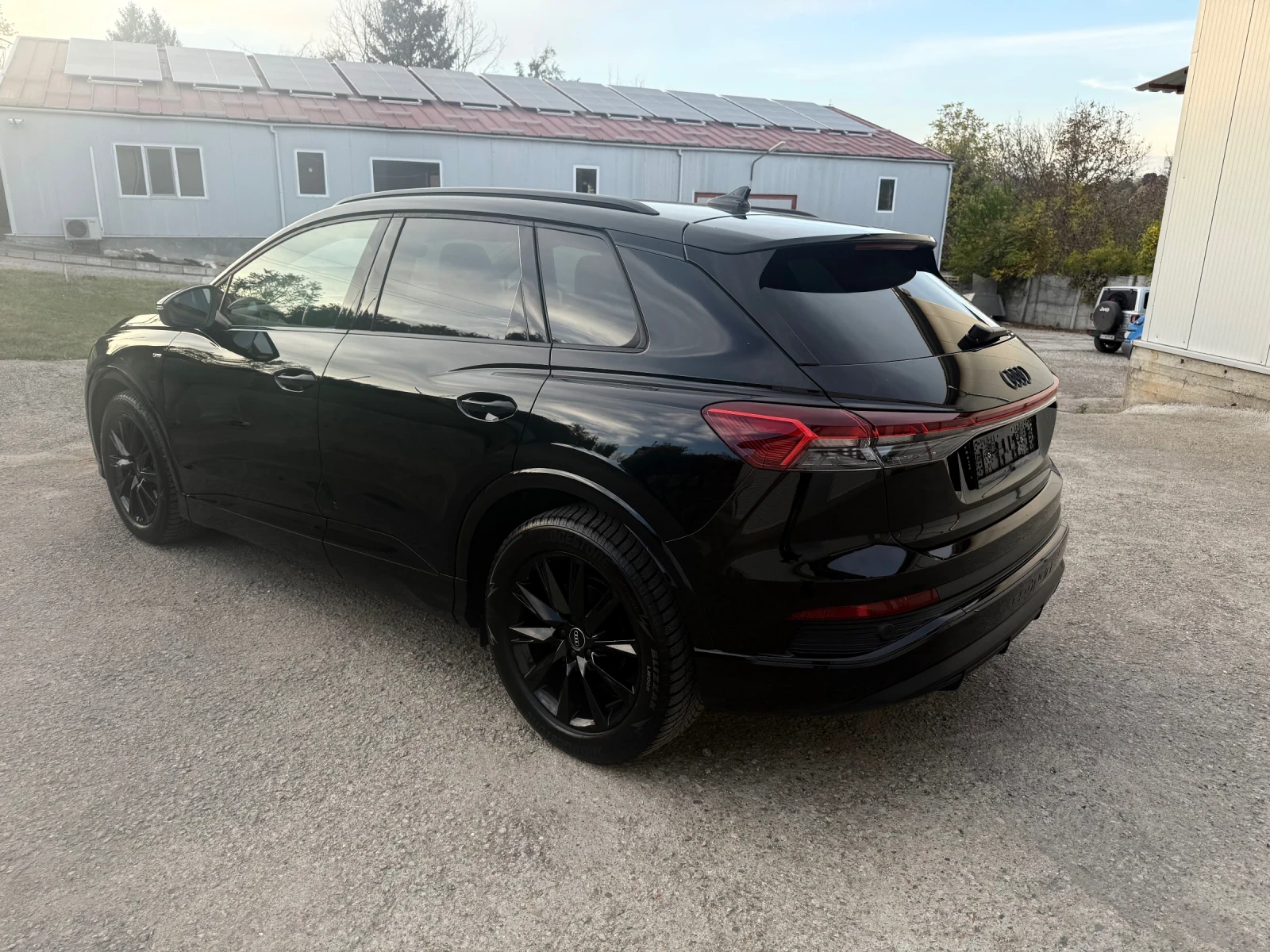 Audi Q4 e-tron 82kwh Quattro S-LINE  ГАРАНЦИОНЕН - изображение 7