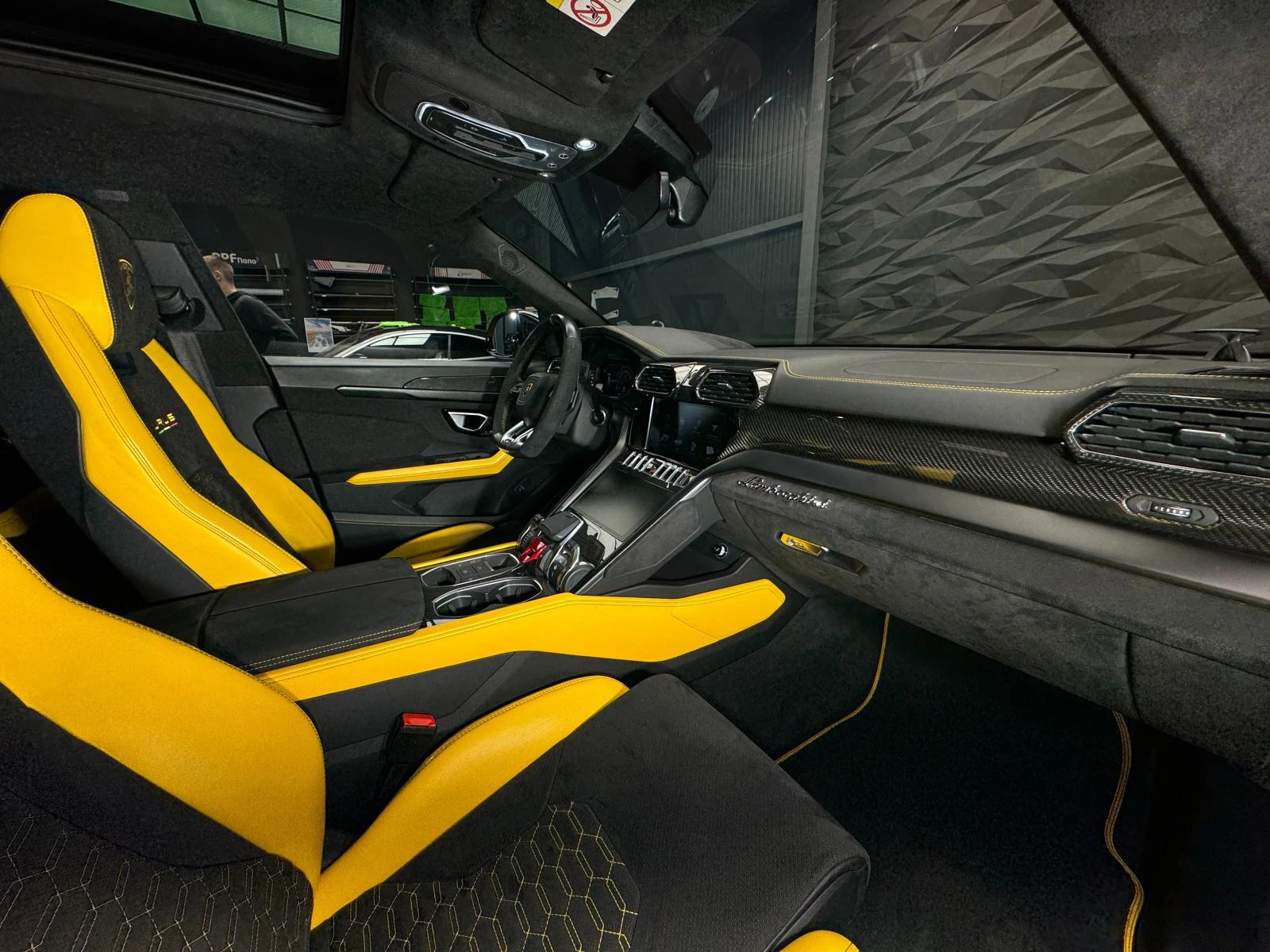 Lamborghini Urus Carbon Ceramic* 3xTV*  - изображение 10