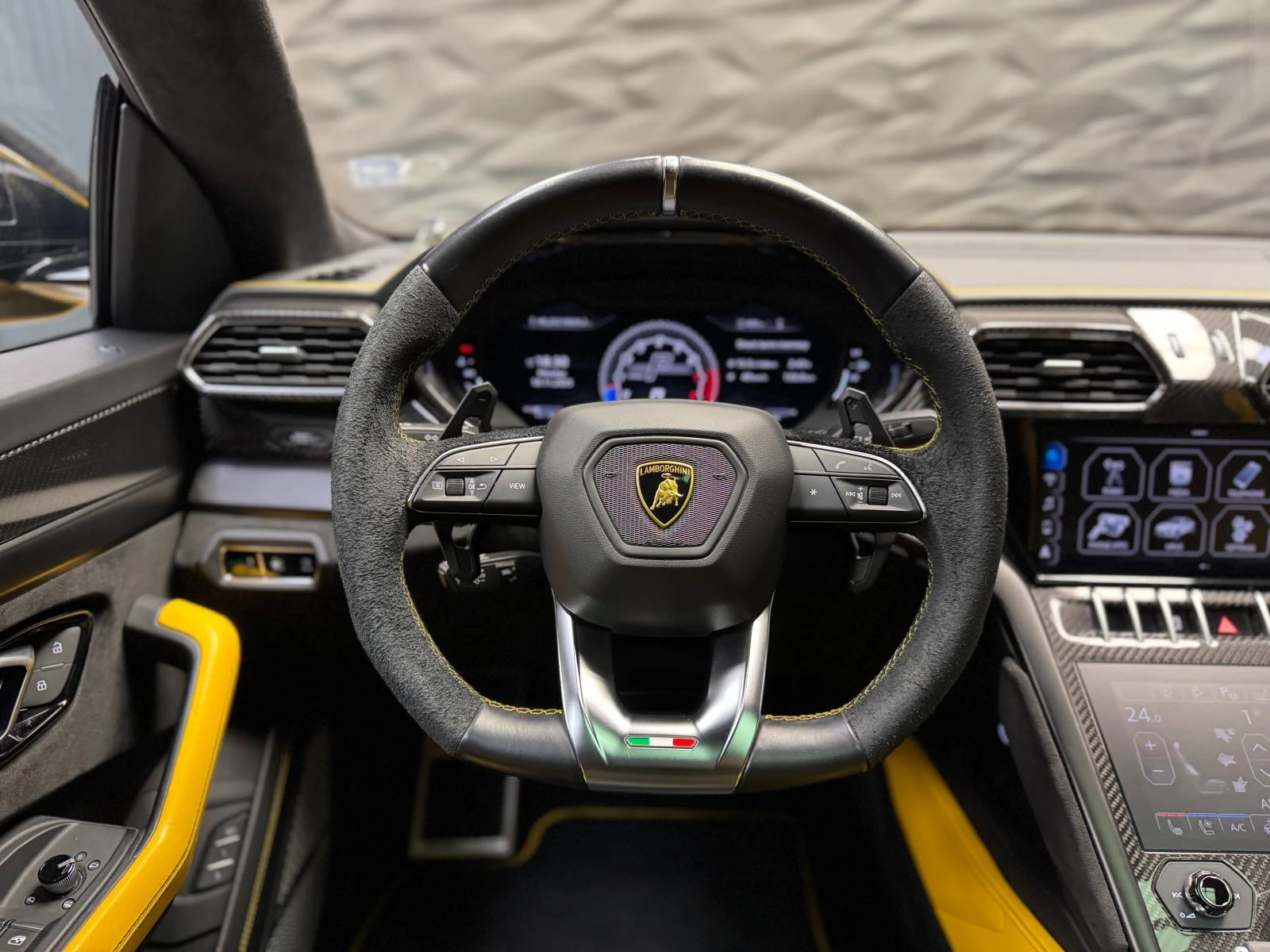 Lamborghini Urus Carbon Ceramic* 3xTV*  - изображение 6