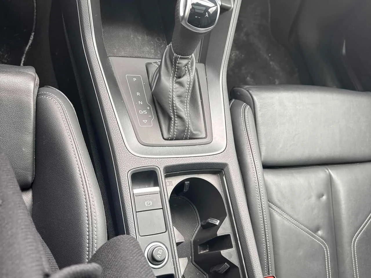 Audi Q3 * Progressiv * S LINE * ПОДГРЕВ * КАМЕРА* ПАМЕТ, снимка 9 - Автомобили и джипове - 53966640