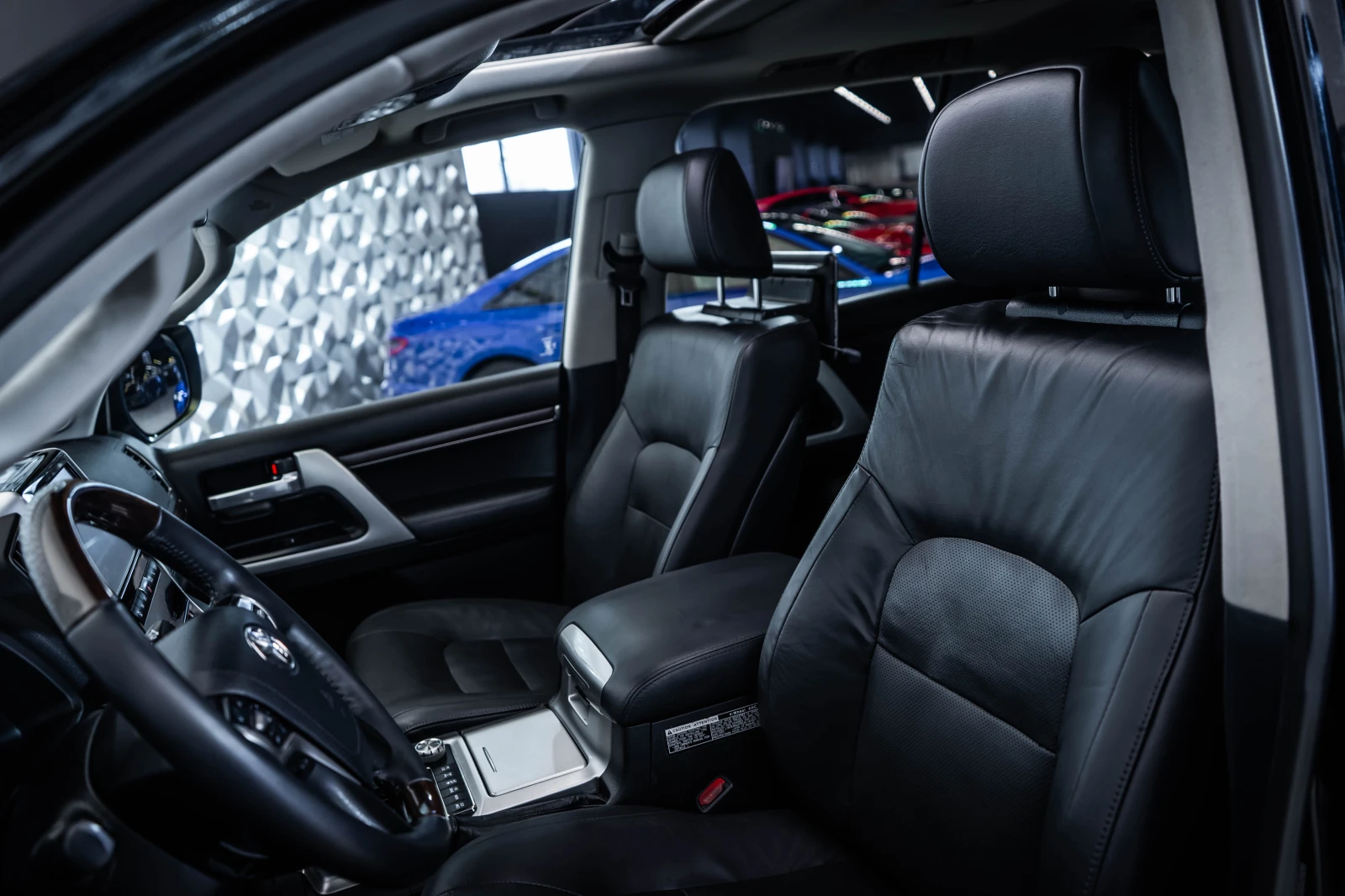 Toyota Land cruiser 200  V8* Монитори* 360* 7Seats* JBL, снимка 13 - Автомобили и джипове - 54294273