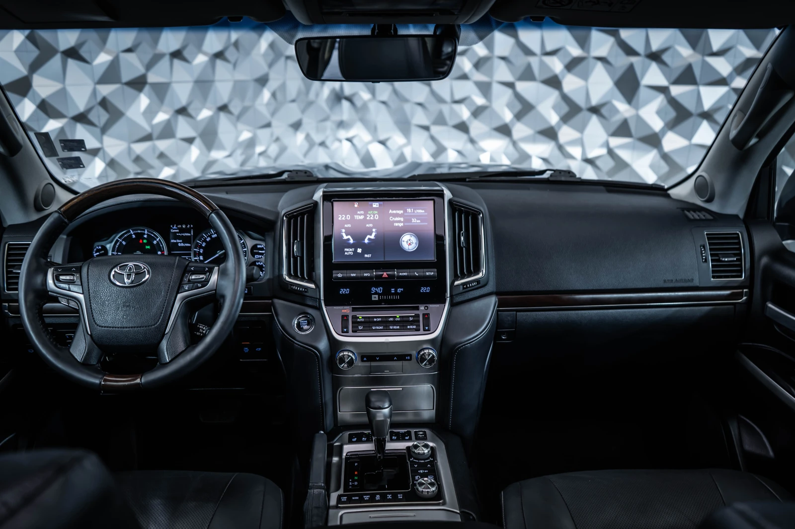 Toyota Land cruiser 200  V8* Монитори* 360* 7Seats* JBL, снимка 11 - Автомобили и джипове - 54294273