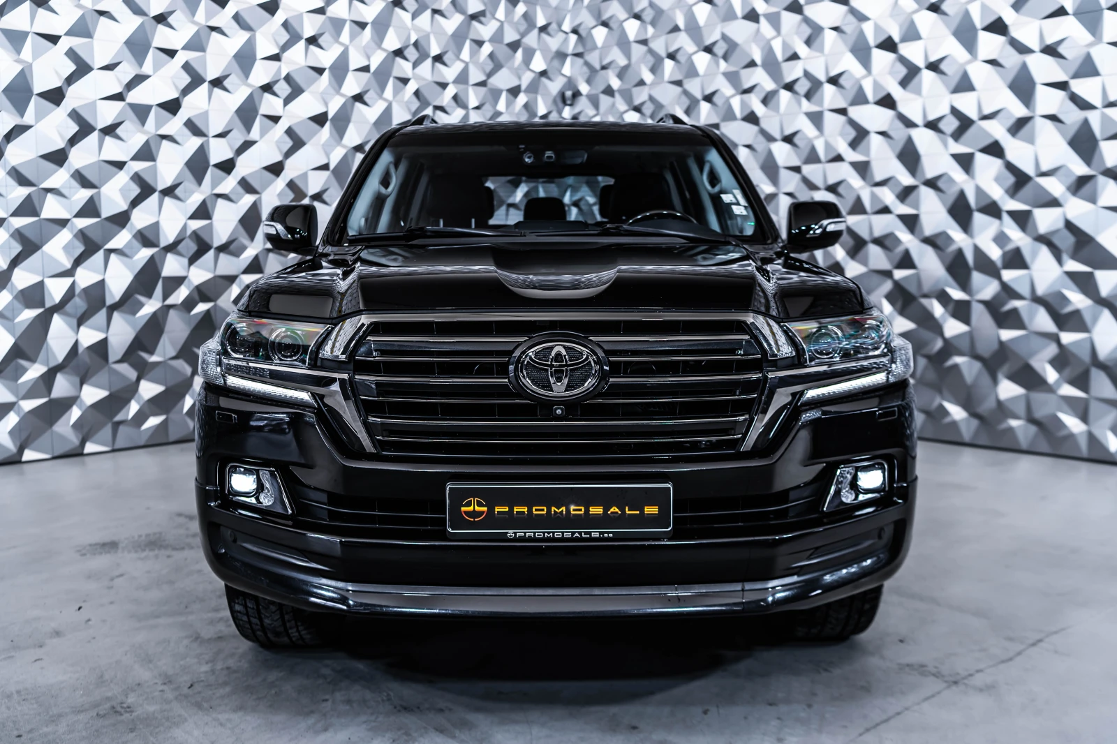 Toyota Land cruiser 200  V8* Монитори* 360* 7Seats* JBL, снимка 2 - Автомобили и джипове - 54294273