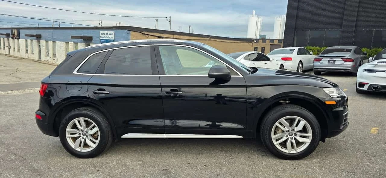 Audi Q5 * Komfort * CARFAX * ОПЦИЯ ЗА ФИНАНСИРАНЕ * , снимка 3 - Автомобили и джипове - 56324111