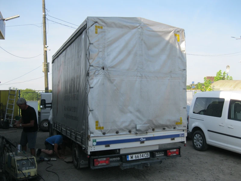 Iveco Daily, снимка 5 - Бусове и автобуси - 47078613