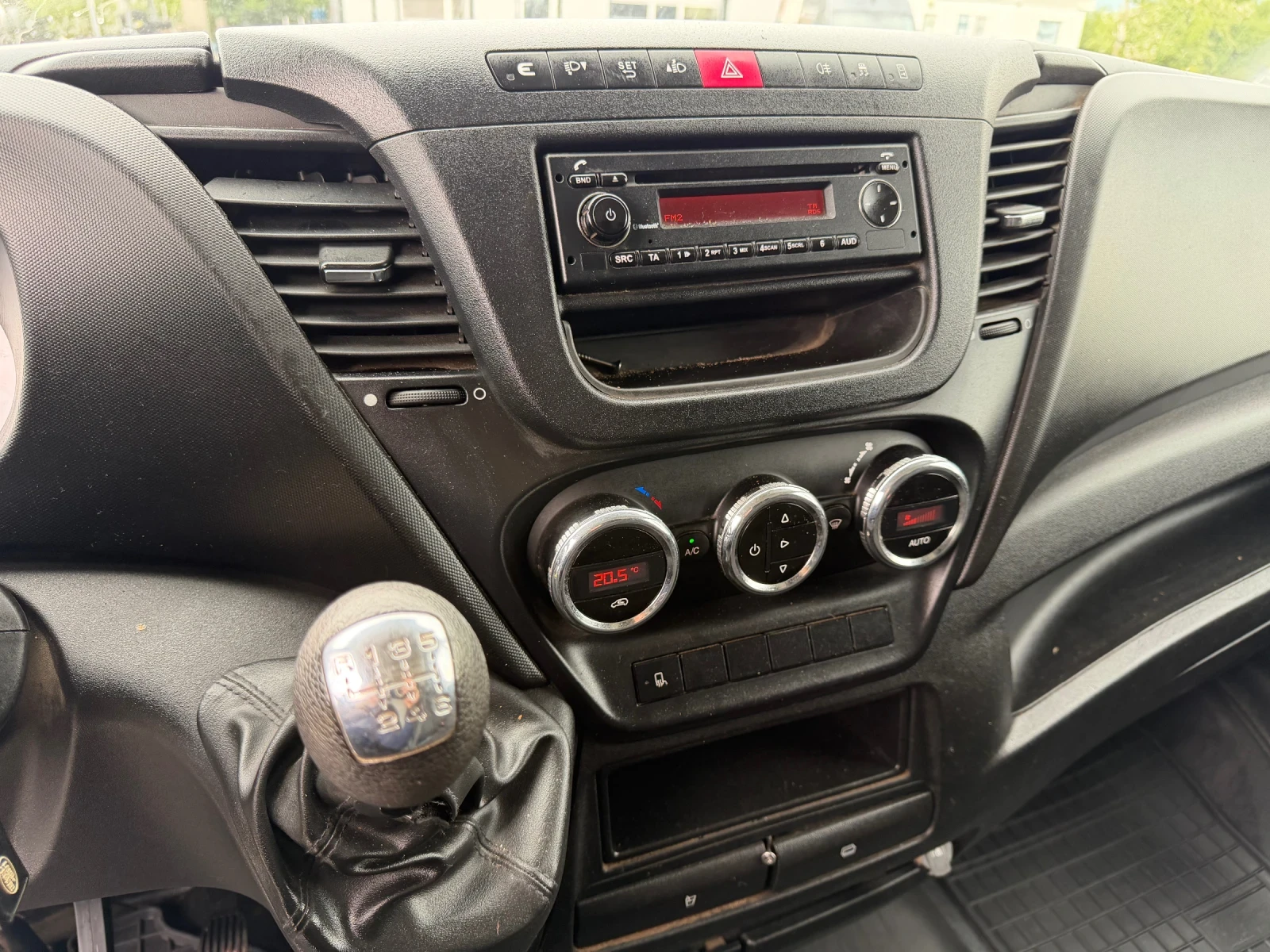 Iveco Daily 35-150!KЛИМА!ДВ.ГУМА!ДО3.5Т, снимка 9 - Бусове и автобуси - 54483678