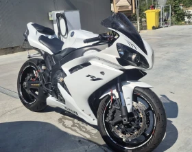    Yamaha YZF-R1 R1
