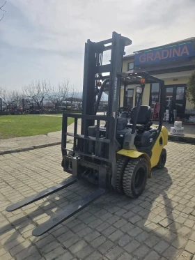 Мотокар Komatsu  Бензин 2.5тон, вдига 4м, снимка 2
