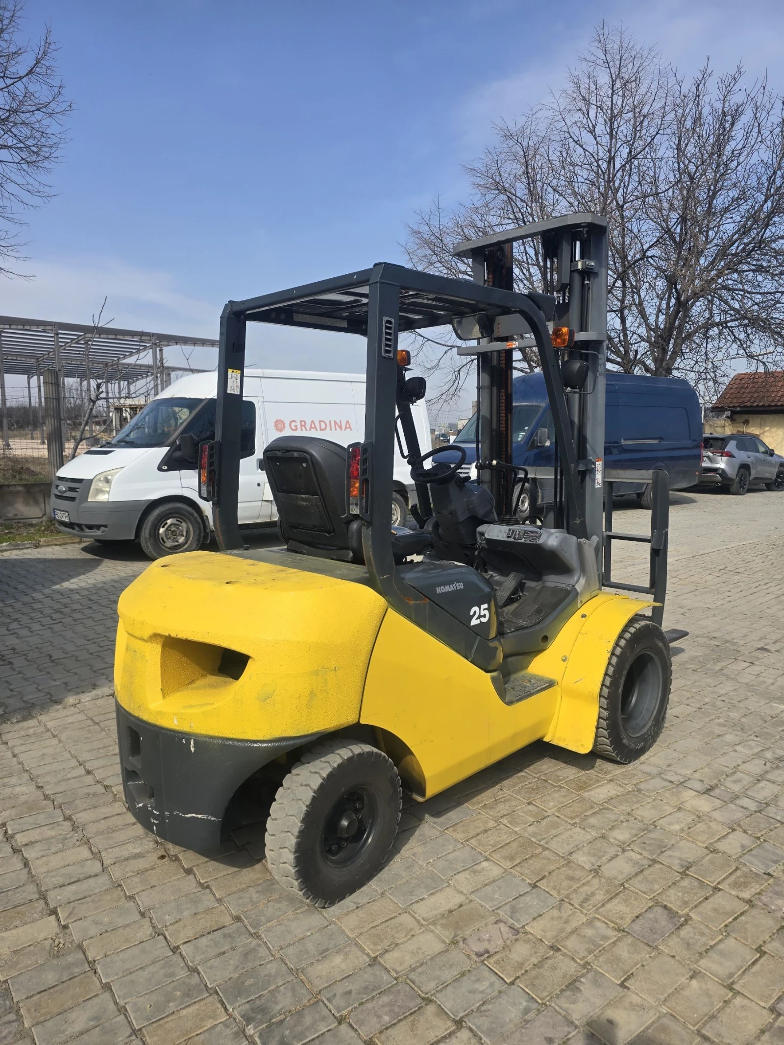 Мотокар Komatsu  Бензин 2.5тон, вдига 4м, снимка 5 - Индустриална техника - 53706048