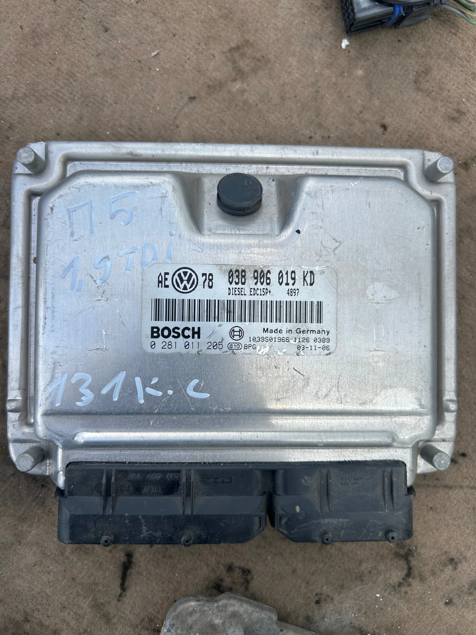 038906019KD компютър двигател VOLKSWAGEN PASSAT 5.5 1.9TDI 131кс 0281011205
