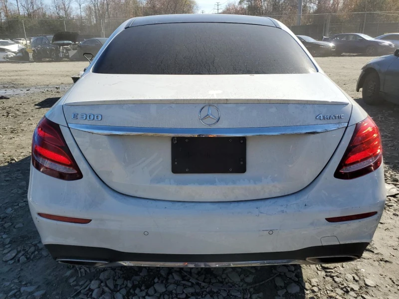 Mercedes-Benz E 300 4MATIC, снимка 6 - Автомобили и джипове - 48476893