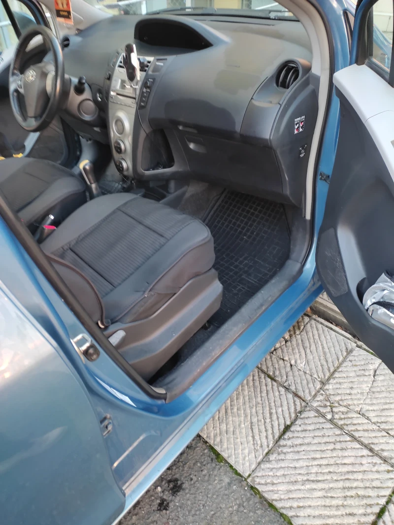 Toyota Yaris, снимка 6 - Автомобили и джипове - 48529117