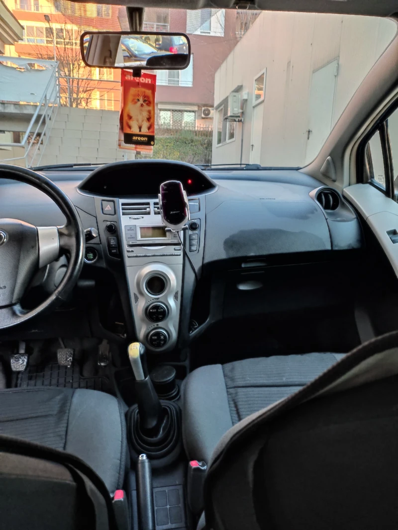 Toyota Yaris, снимка 10 - Автомобили и джипове - 48529117