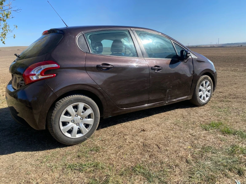 Peugeot 208, снимка 8 - Автомобили и джипове - 48623814