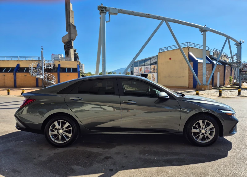 Hyundai Elantra 6 МЕСЕЦА ГАРАНЦИЯ!!2.0i 150к.с. Facelift/Автоматик, снимка 5 - Автомобили и джипове - 51838669