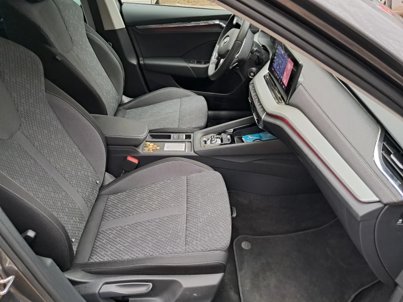 Skoda Octavia Едишън, снимка 10 - Автомобили и джипове - 52755078