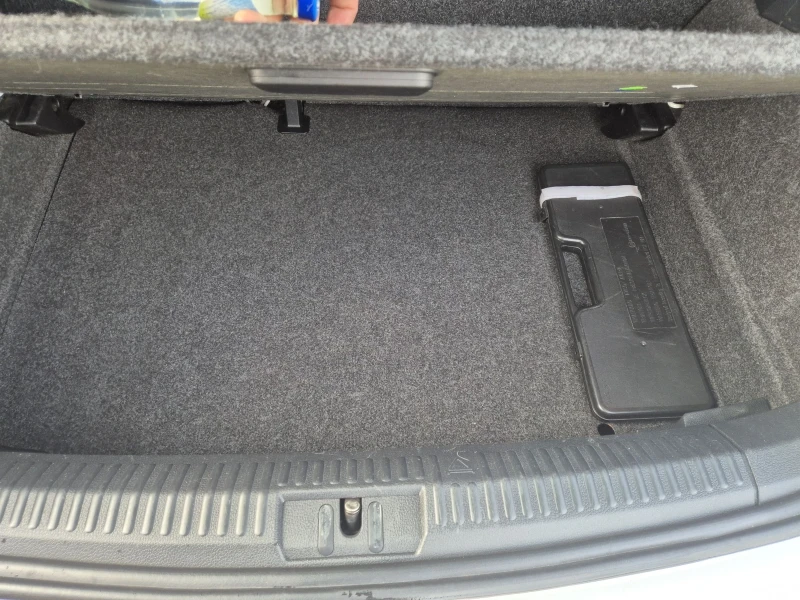 VW Polo 1.6 TDI 90 , снимка 12 - Автомобили и джипове - 53443384