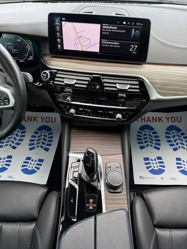 BMW 540 XDRIVE * M SPORT * FACELIFT * CARFAX * , снимка 11 - Автомобили и джипове - 56082736