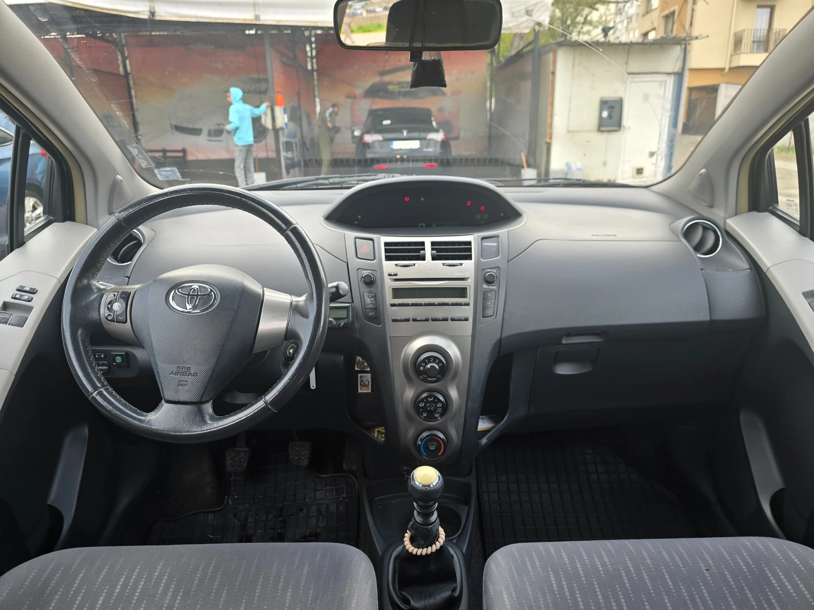 Toyota Yaris 1.33 - изображение 5