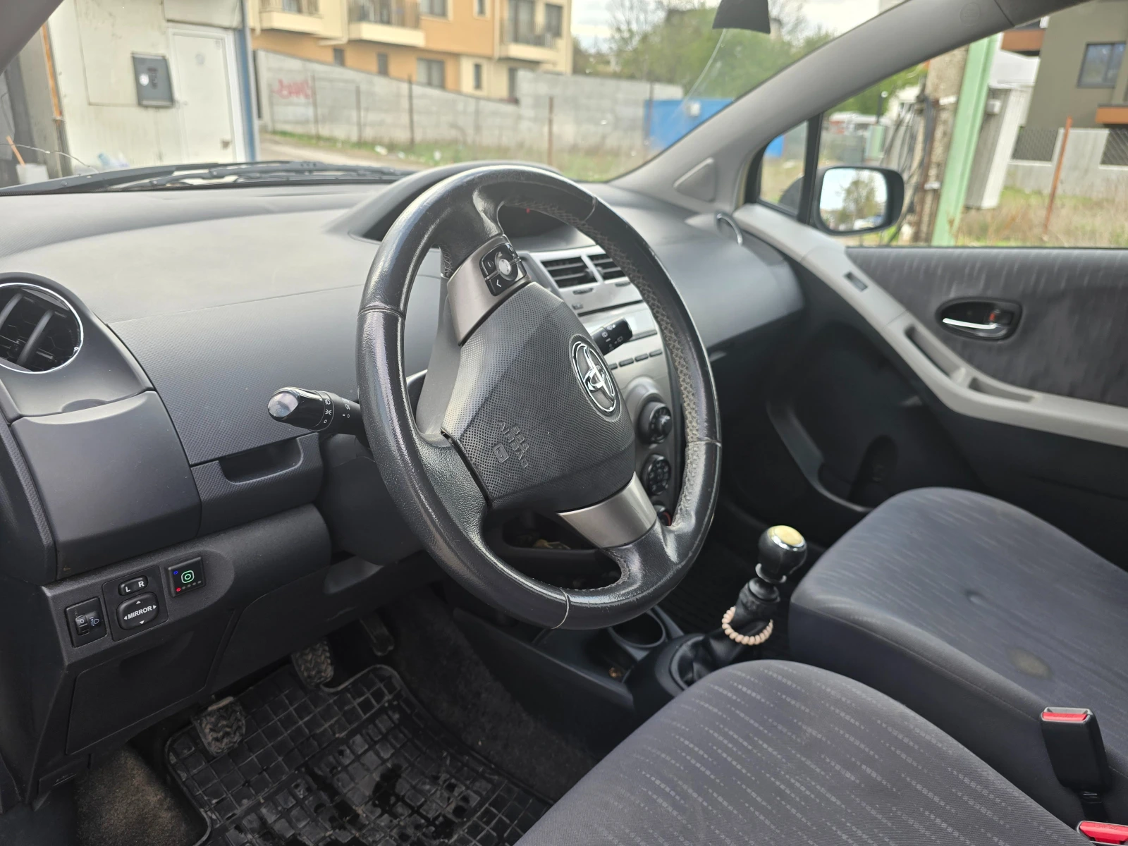 Toyota Yaris 1.33 - изображение 6