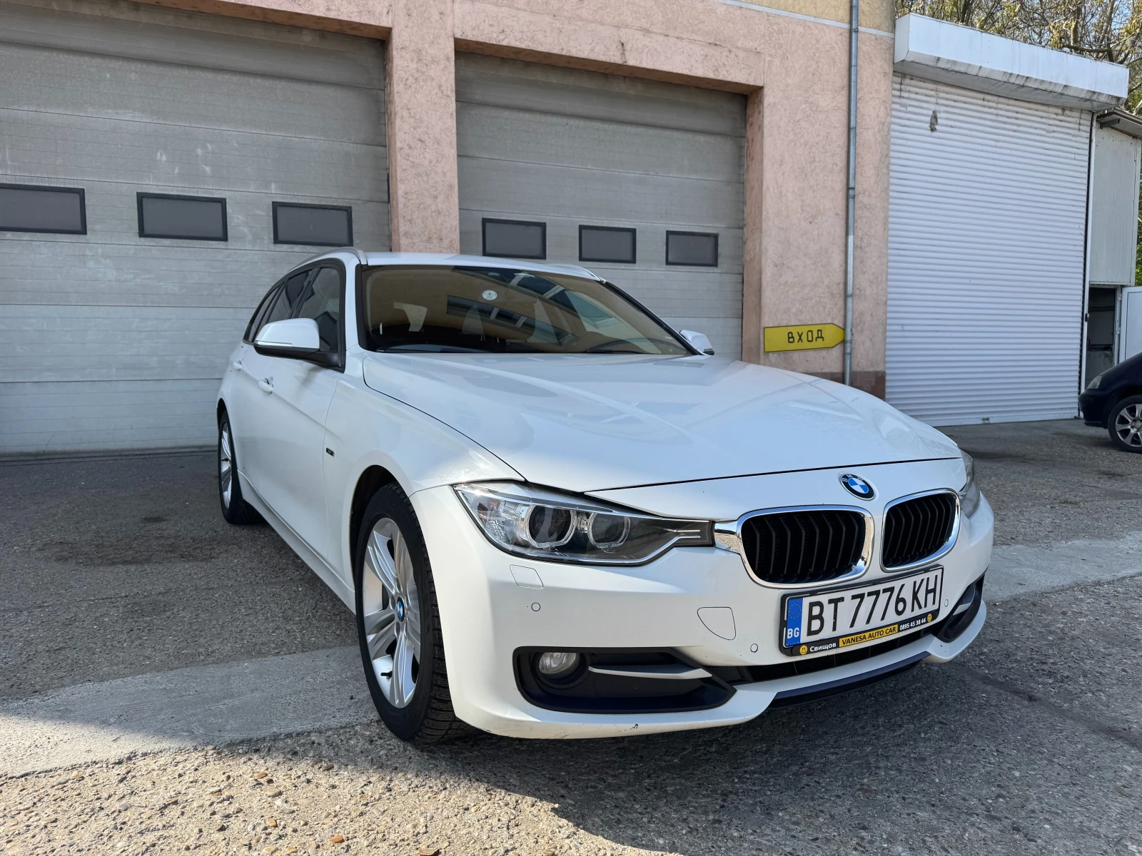 BMW 320 Вериги* HarmonKardon* Sport* Full LED - изображение 3