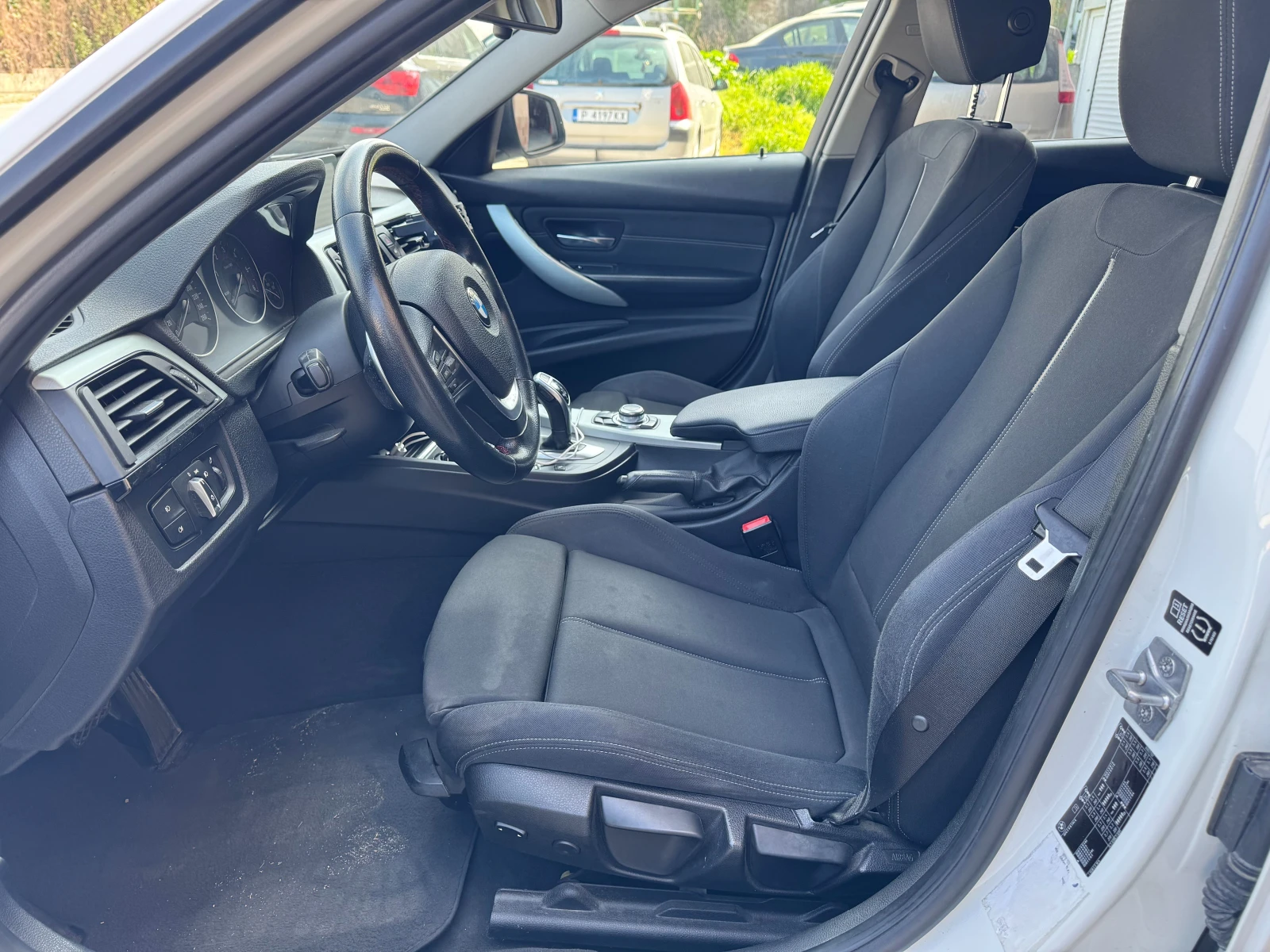 BMW 320 Вериги* HarmonKardon* Sport* Full LED - изображение 9